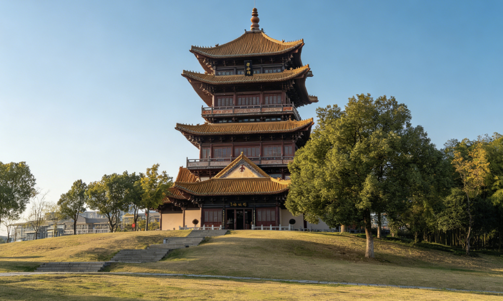 Liuhe Pagoda (Six Harmonies Pagoda)
