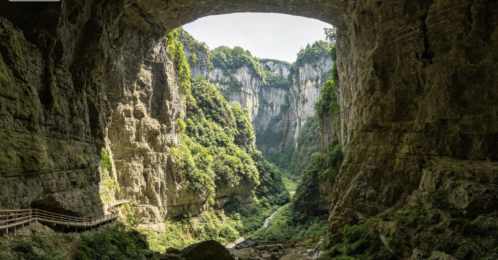 Qinglong Bridge (Azure Dragon Bridge)