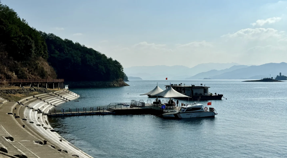 Qiandaohu Central Lake Area Tourist Dock (Qiandaohu Zhongxin Huqu Lüyou Matou)