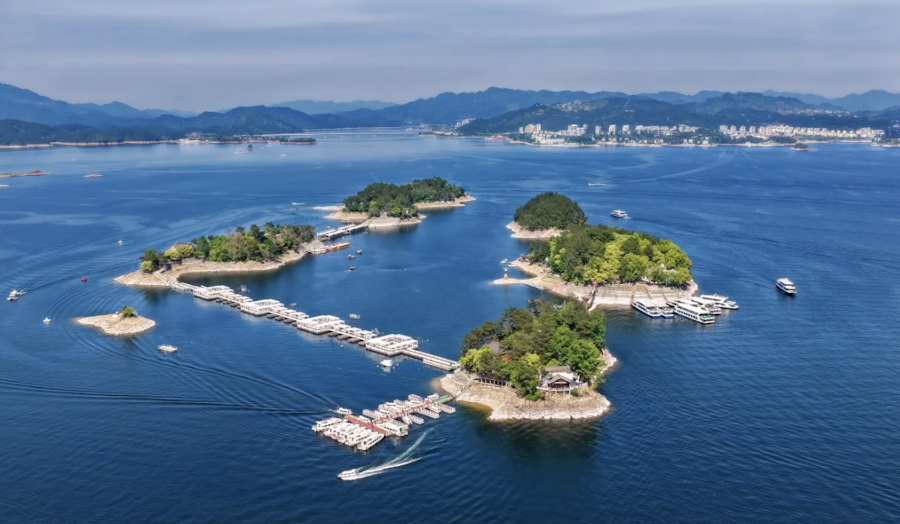 Moonlight Island (Yueguang Dao)