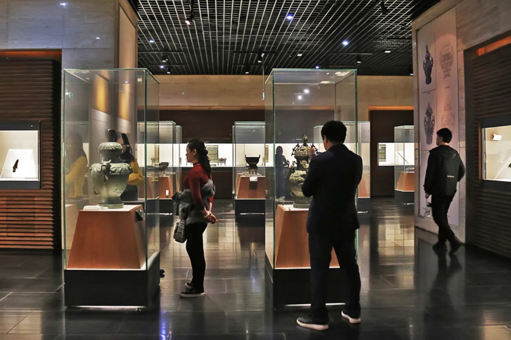 Ba-Shu Bronze Ware Gallery (Chengdu Museum, 2F)