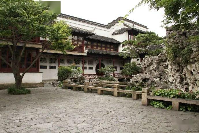 Buqiu Studio (Autumn-Compensating Studio)