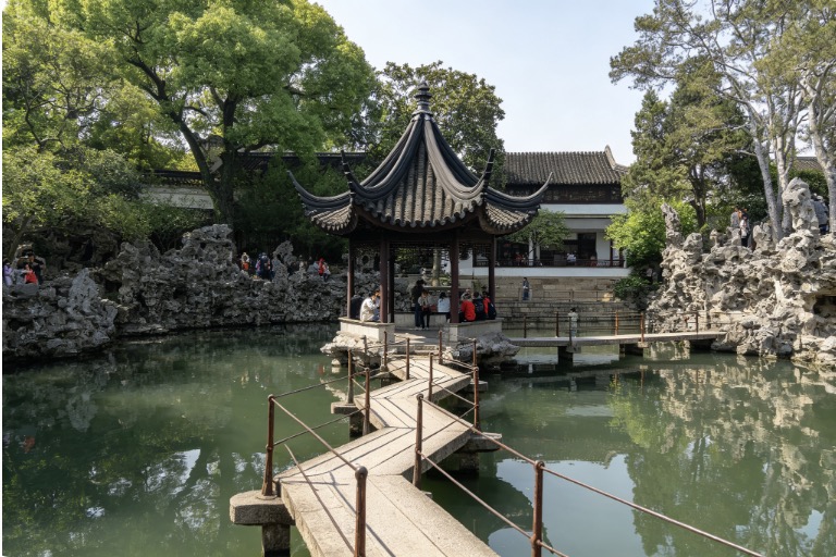 Huxin Pavilion (Lake-Center Pavilion)