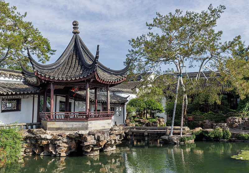 Yuedao Fenglai Pavilion (Moon-Arriving and Wind-Coming Pavilion)